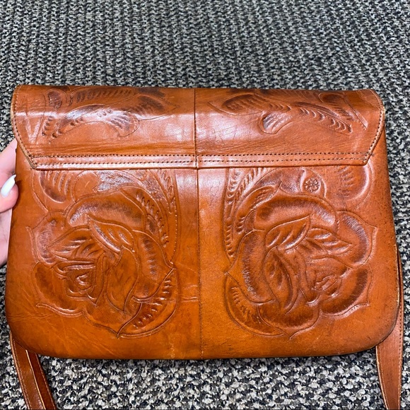 Flores' Bags Vintage Genuine Leather Hand Tooled Purse Floral Made in Mexico - Picture 8 of 9